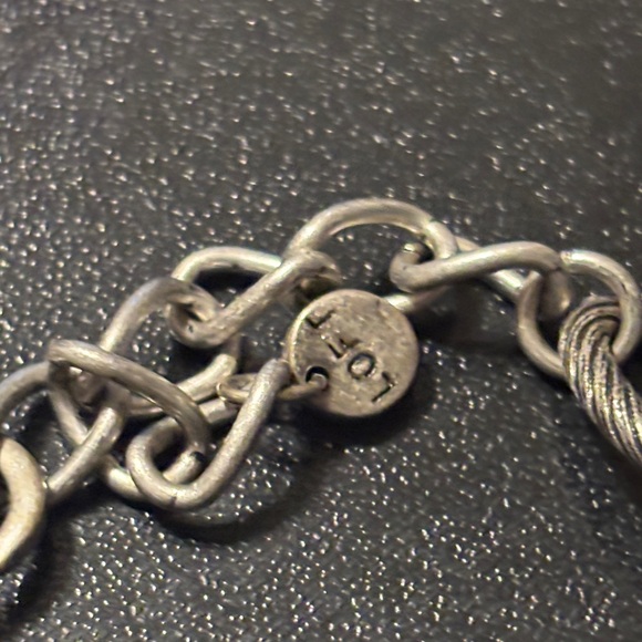 Elegant Silver Tone Necklace With Yellow Resin Cabachons Necklace by Loft - Picture 5 of 8